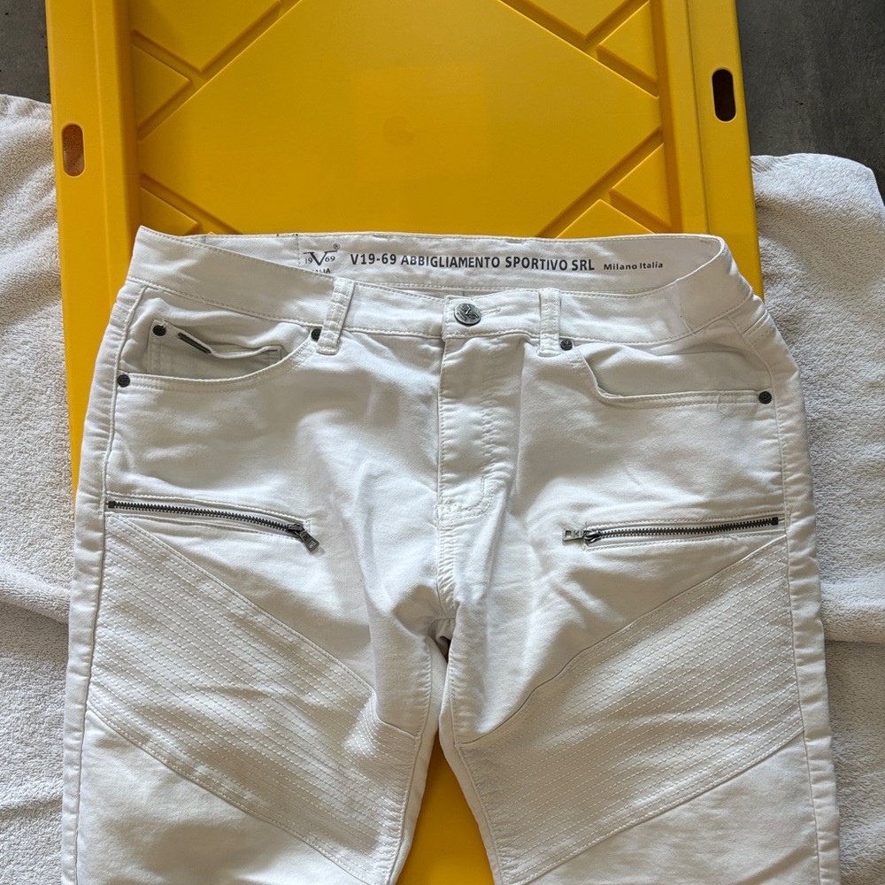 V 1969 Italia White Men's Jeans with Zip Pockets